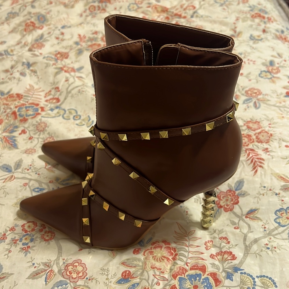 Cape Robbin Booties sz 8